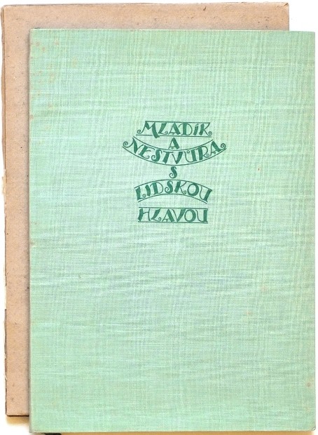 Mladík a nestvůra s lidskou hlavou